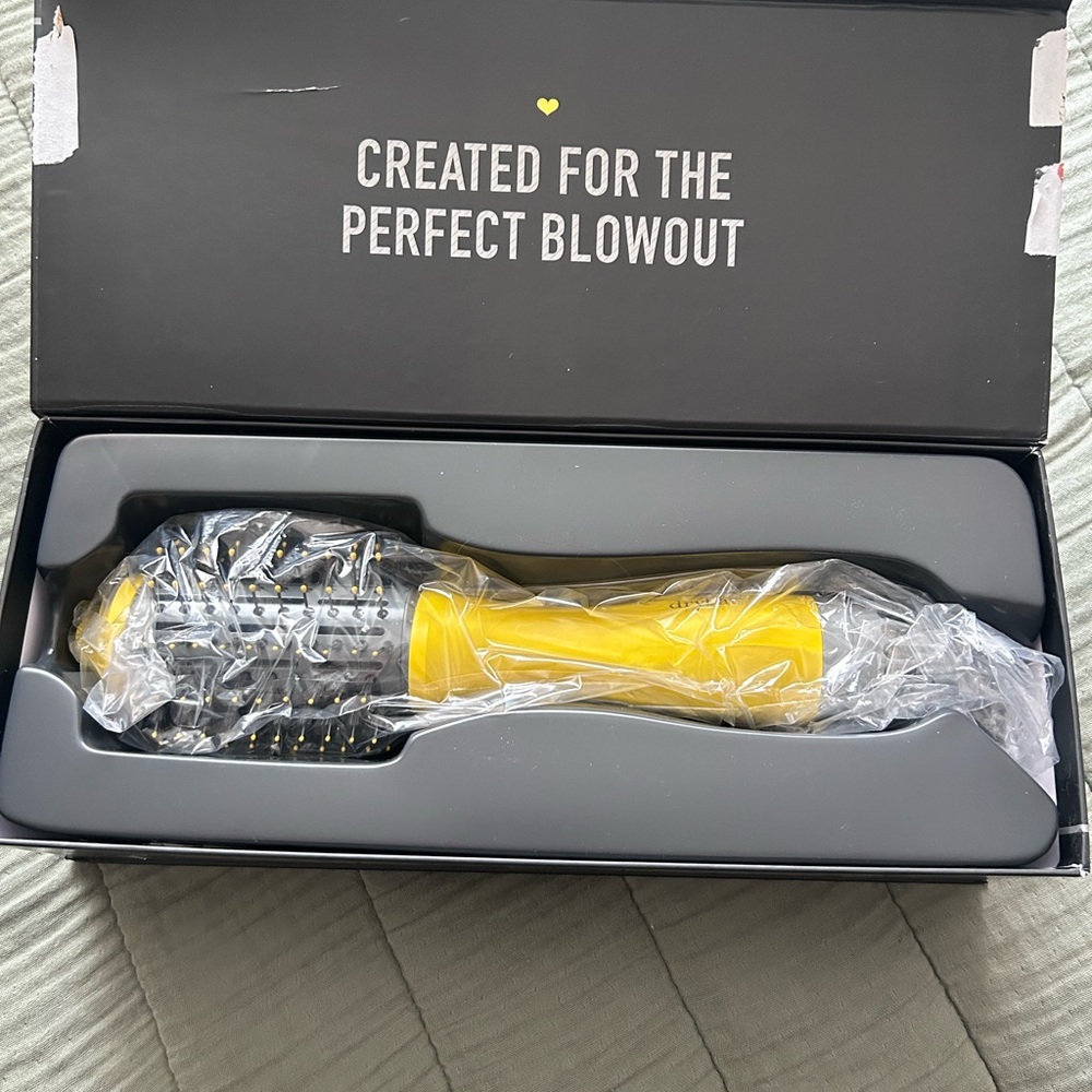 Drybar “The Single Shot” Round Blow-Dryer Brush